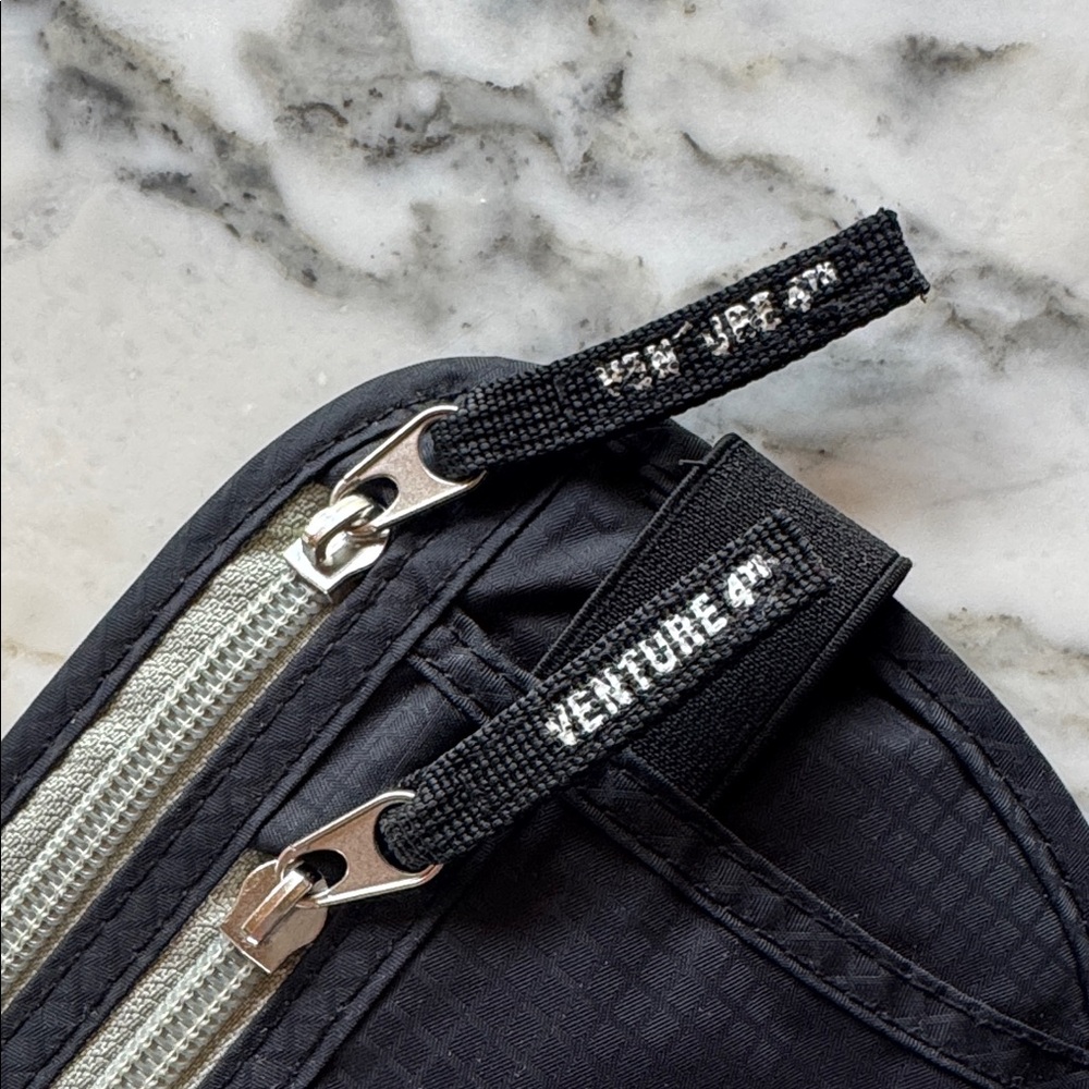 VENTURE 4th Black UNISEX Travel Belt Bag w/RFID Blocking - Picture 6 of 10